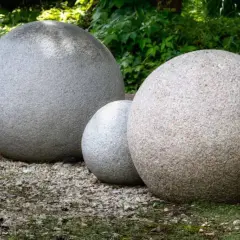 Jak zrobić betonowe kule do ogrodu – prosty poradnik krok po kroku dla każdego