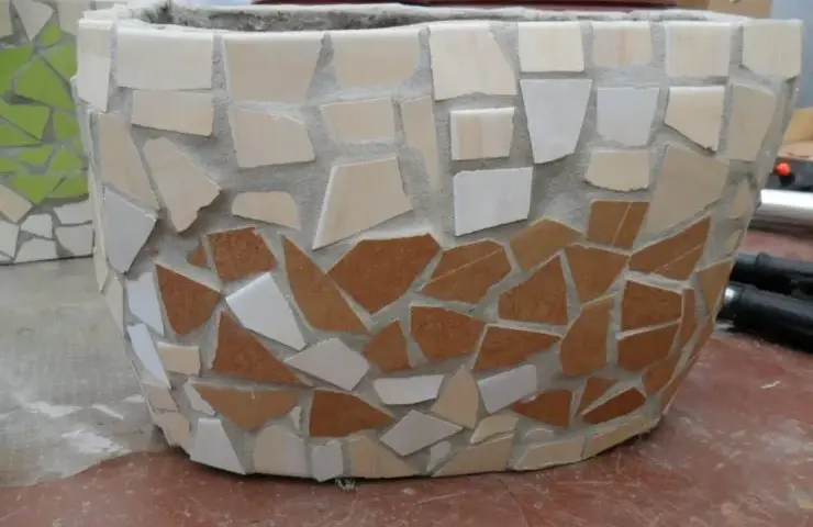 Jak zrobić donice z płytek ceramicznych - proste kroki i porady